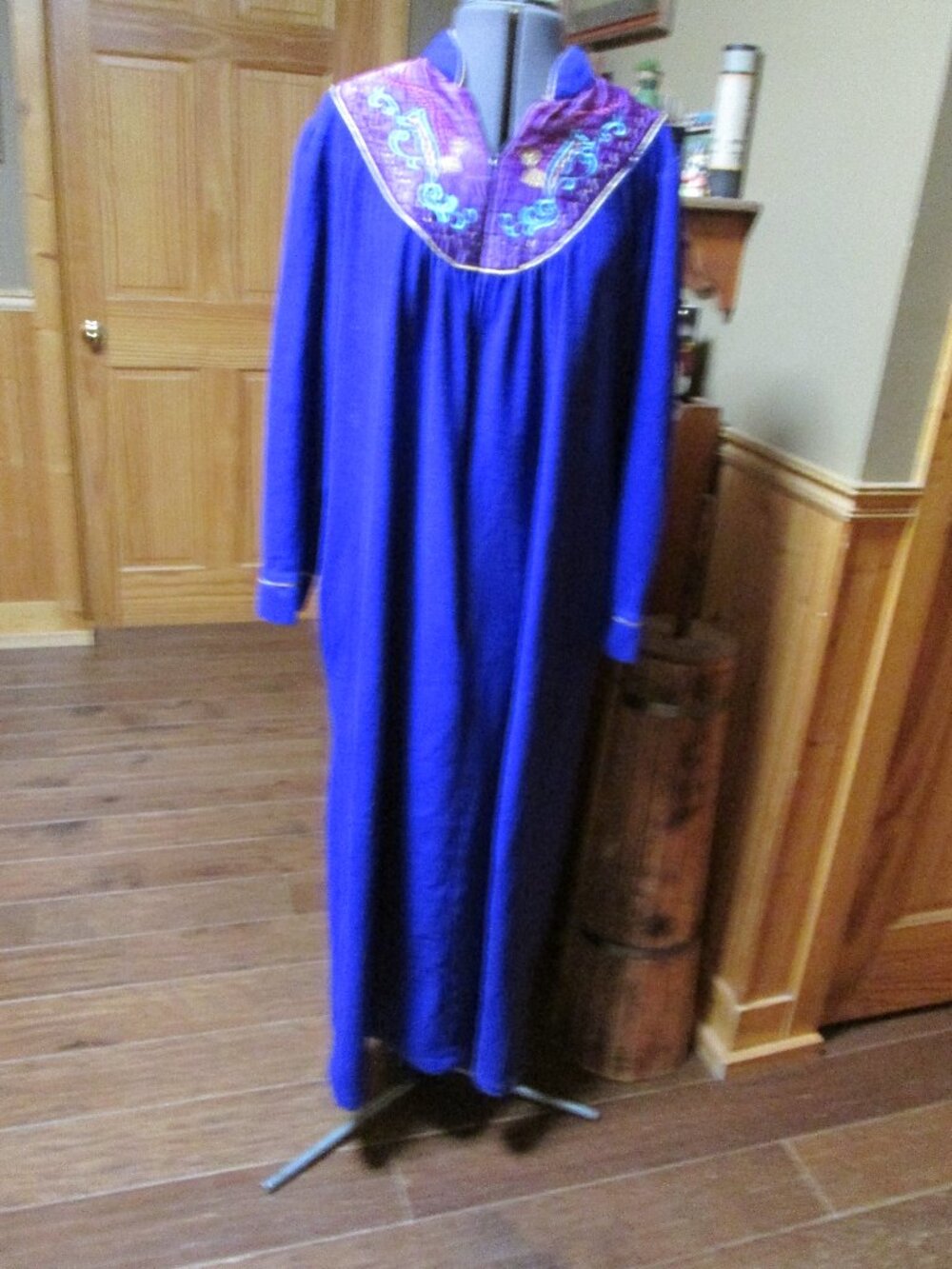 vintage 70 Catchet Purple satin quilted bodice zip front side pockets